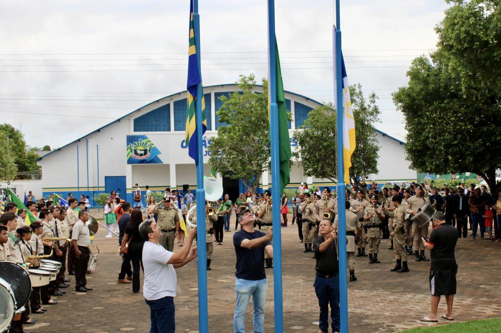 Desfile Cívico marca o início das festividades em comemoração aos 61 anos de emancipação política de Alvorada