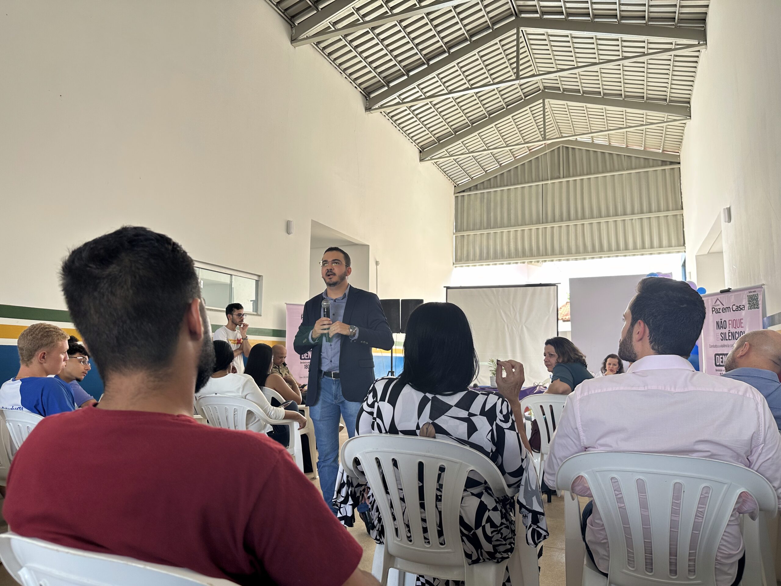 “Feminicídio Zero” é debatido durante programação especial de valorização das mulheres com estudantes do Colégio Estadual de Alvorada
