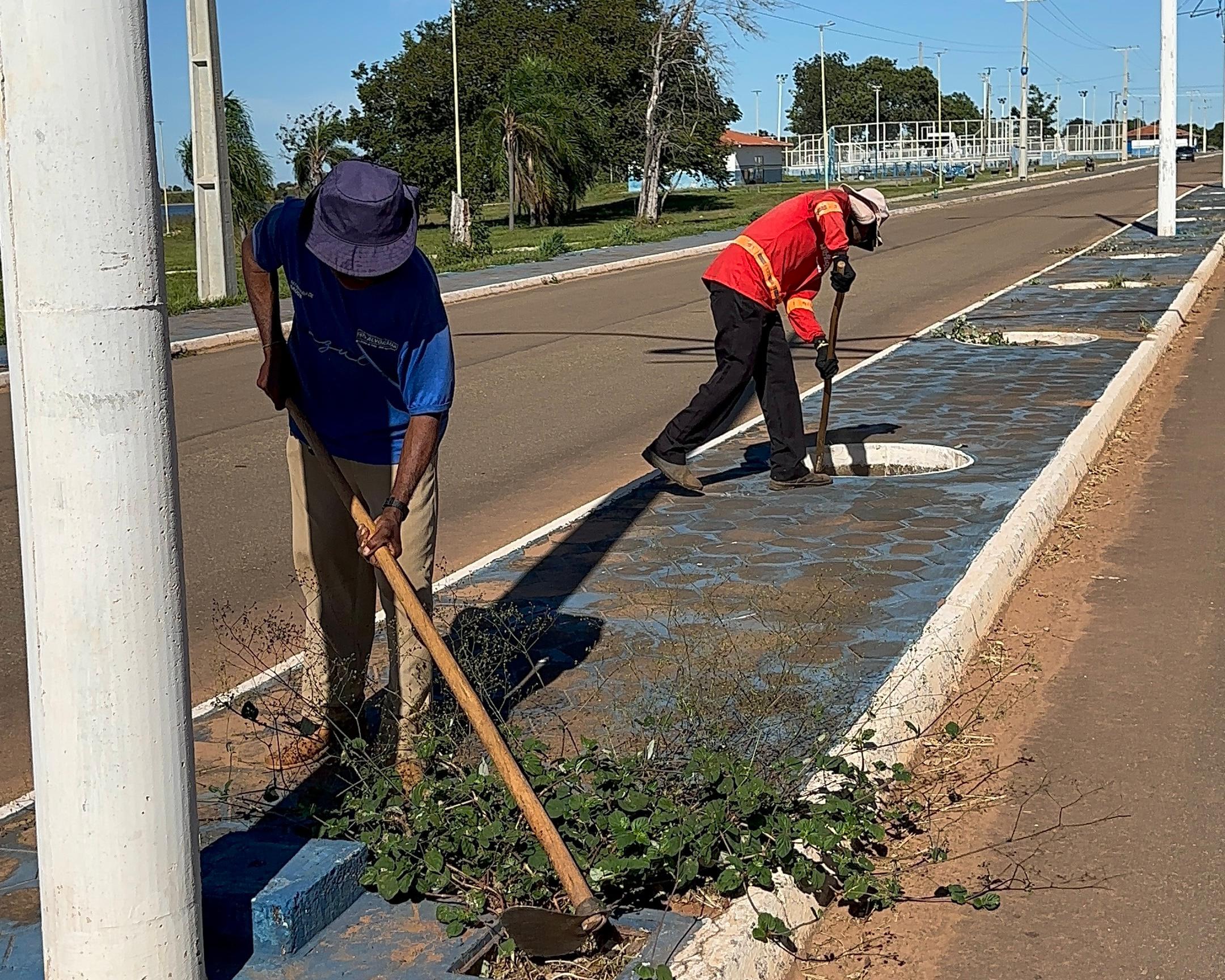 Prefeitura de Alvorada inicia limpeza e revitalização da Orla da Lagoa