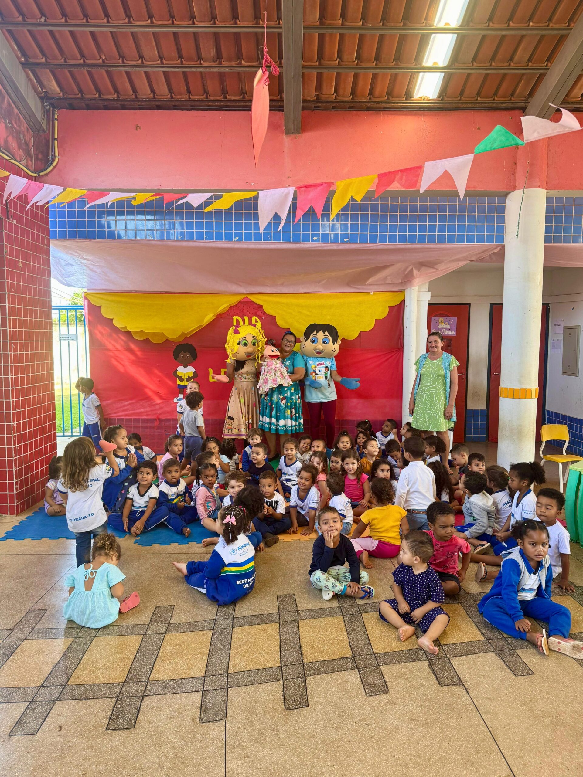 Creche Municipal promove DIA D da Leitura de maneira lúdica e participativa