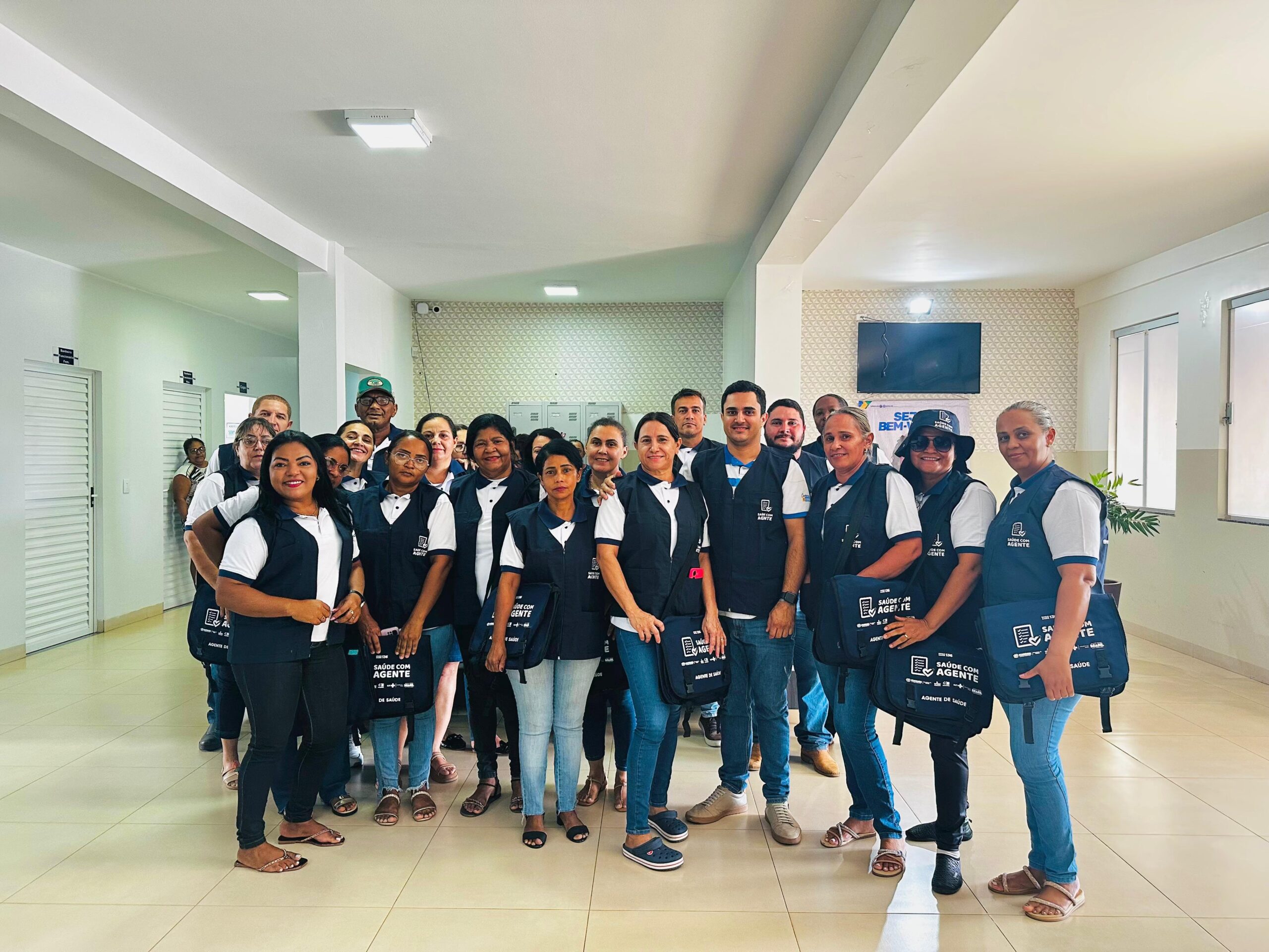 Prefeitura de Alvorada entrega uniformes aos profissionais da Saúde